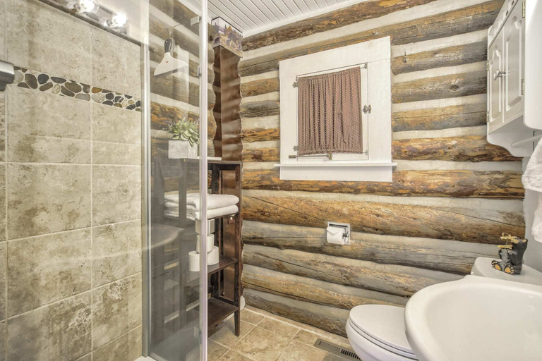 Bathroom 4, Wine Gazebopikes Peak Mountain Log Cabin for 2, El Paso