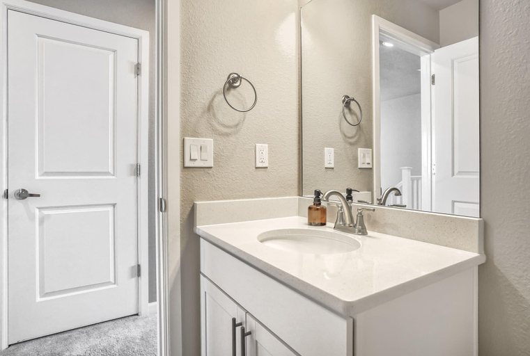Bathroom 4, 3BD Modern Home Close to Usafa, El Paso