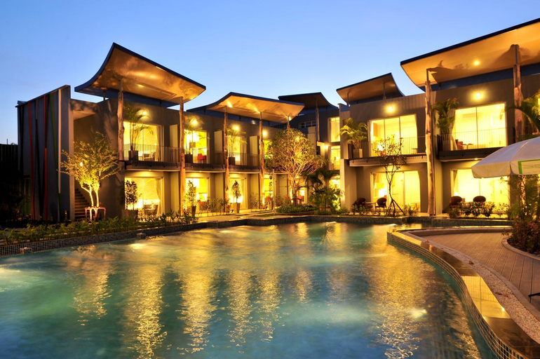 Exterior & Views 22