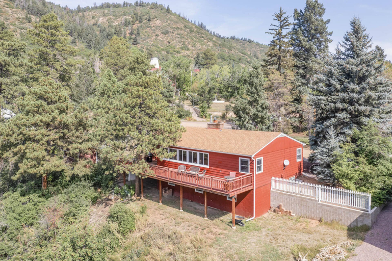 Exterior & Views 2, 4BD Palmer Lake Mountain Getaway & Local Attractions, El Paso