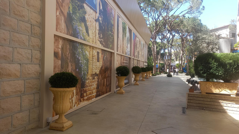 Exterior & Views, Colibri, El Metn