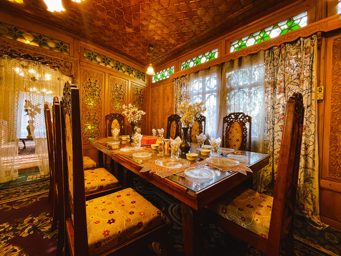 Food & Drinks 4, Gemini Group Of Houseboats, Srinagar