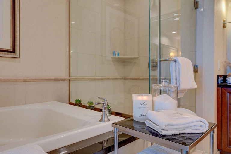 Bathroom 2, LUXE 702 MGM Signature with Balcony, Clark