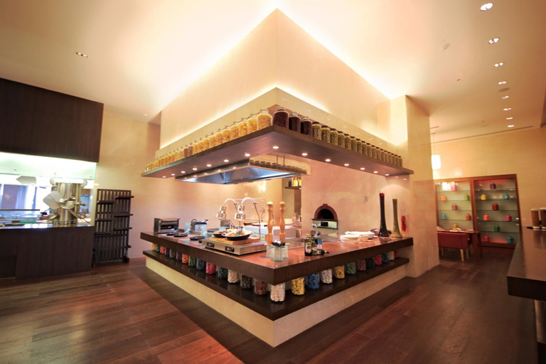 Food & Drinks 3, Vivanta New Delhi, Dwarka, West