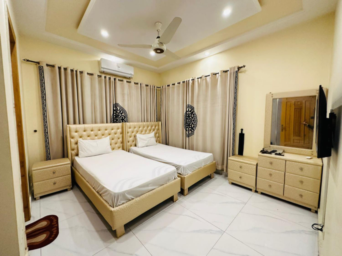 Others 5, Bed & Break Fast, Islamabad
