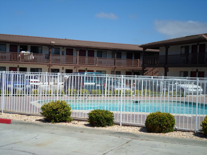 Exterior & Views 1, Ez 8 Motel Newark, Alameda