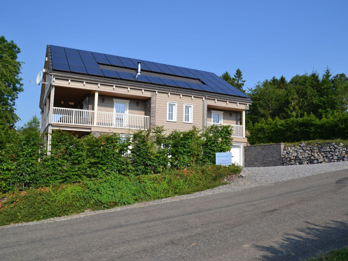 Sumptuous Chalet in Septon with Sauna  bubblebath, Luxembourg