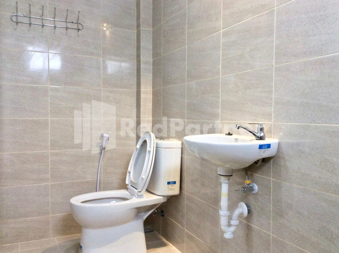 Bathroom 3, TERRA Guesthouse JEC Mitra RedDoorz, Bantul