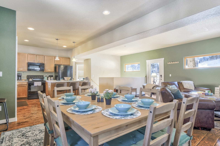 Food & Drinks, 4bdhot Tubping Pong, Pool Table, Gymmnt Retreat, El Paso