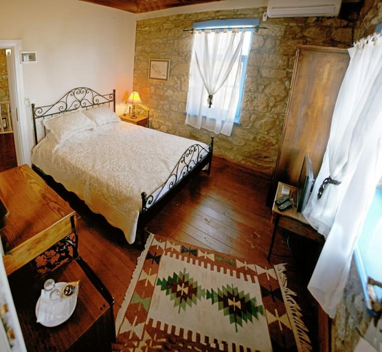 Bedroom 4, Hunnaphan Otel, Ayvacık