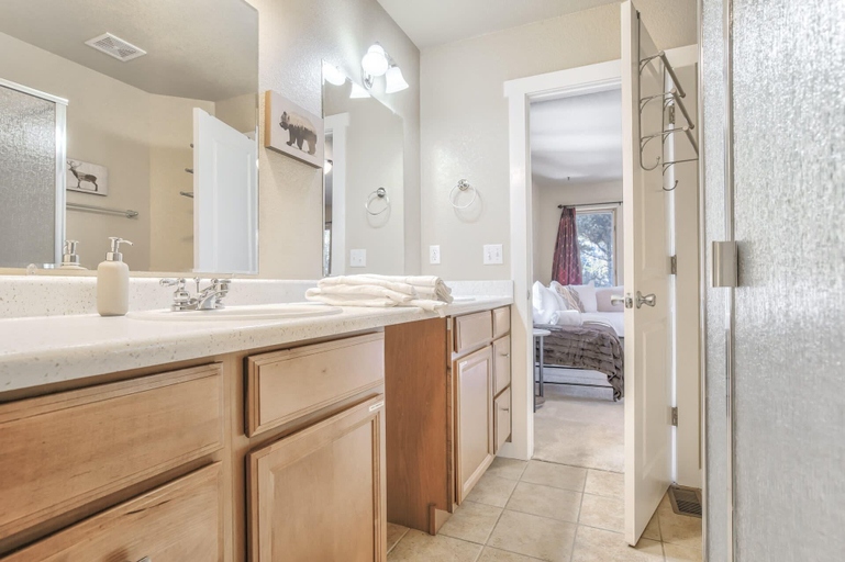 Bathroom 4, 4bdhot Tubping Pong, Pool Table, Gymmnt Retreat, El Paso