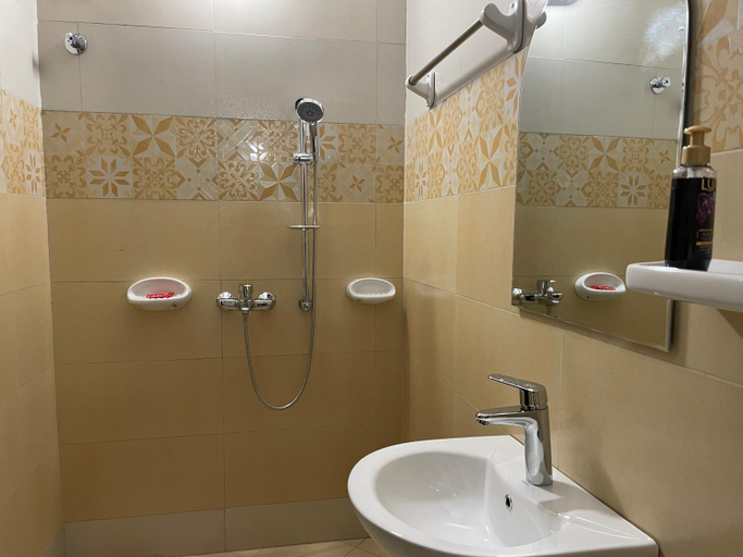 Bathroom 2, Jaffa Suites, Kampala