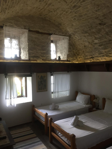 Bedroom 2, Konaku Guest house, Gjirokastrës