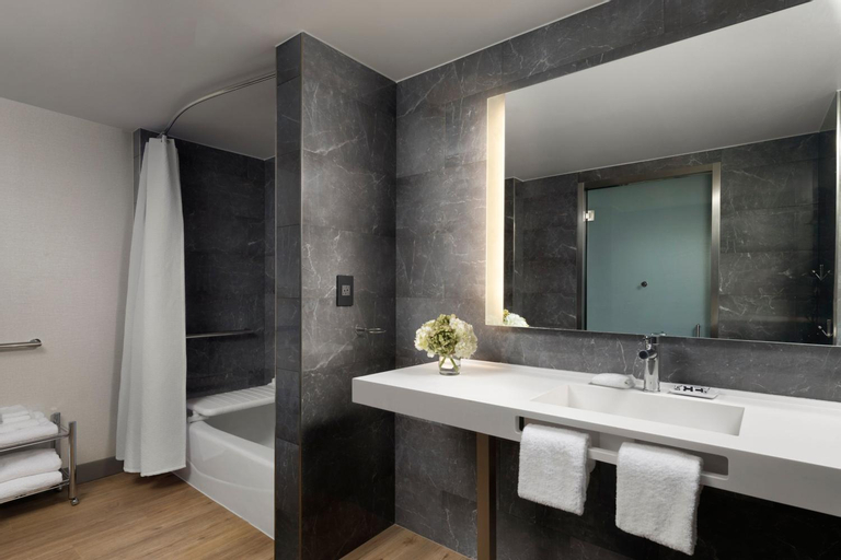 Bathroom 11