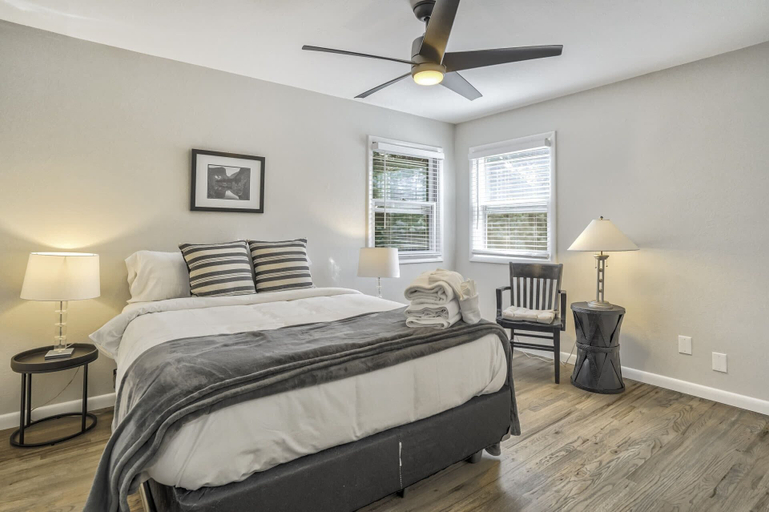 Bedroom 3, 4BD Palmer Lake Mountain Getaway & Local Attractions, El Paso