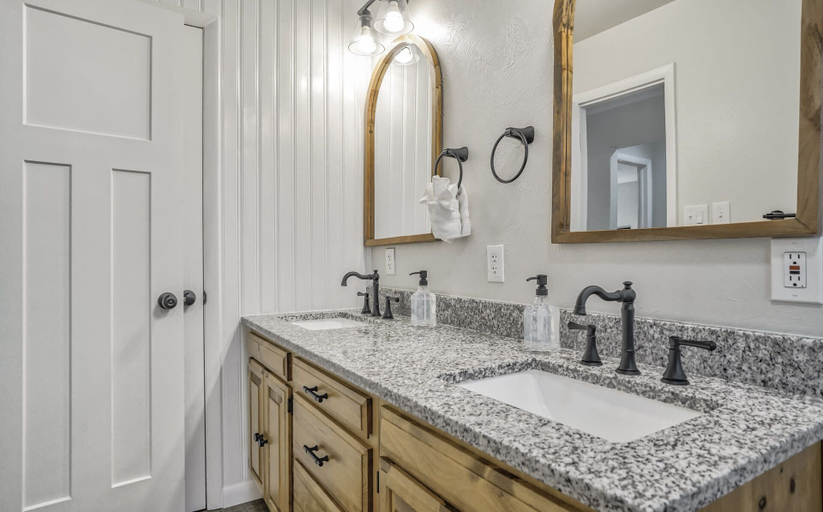 Bathroom 4, 4BD Palmer Lake Mountain Getaway & Local Attractions, El Paso