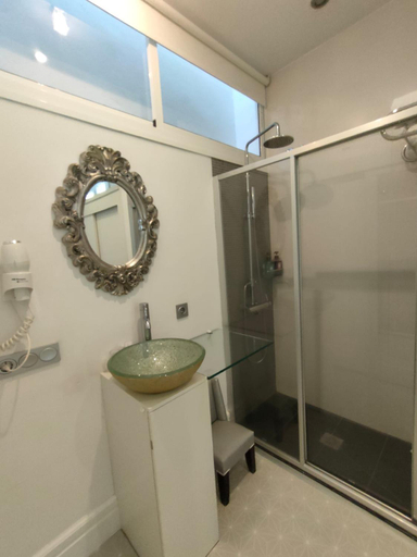 Bathroom 4, La Princesa y El Guisante, Cádiz
