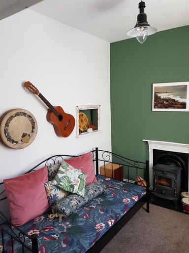 Others 2, Easkey Hostel