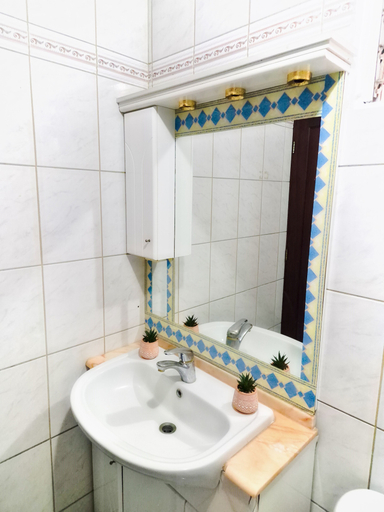 Bathroom 3, Sabana Studios, San José