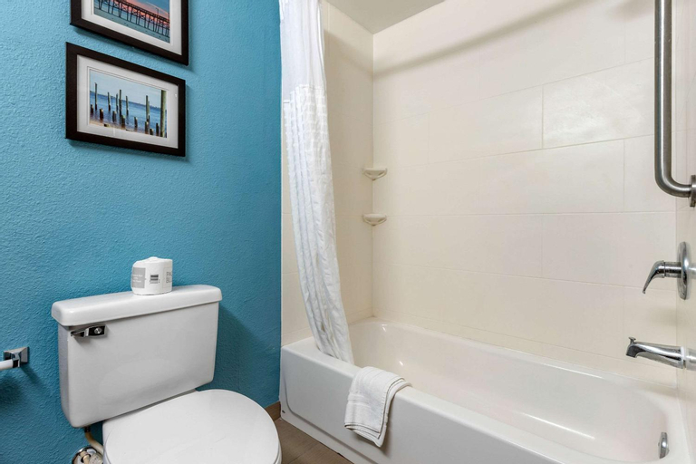 Bathroom 9
