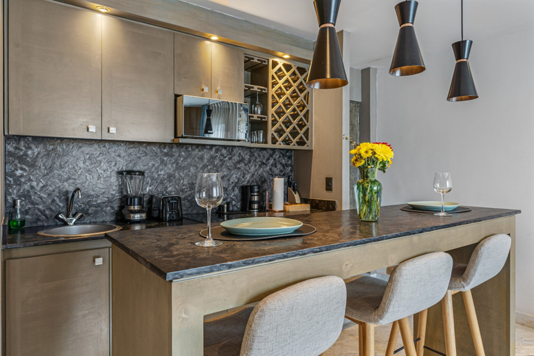 Others 3, Elefant by Naya Homes, La Paz