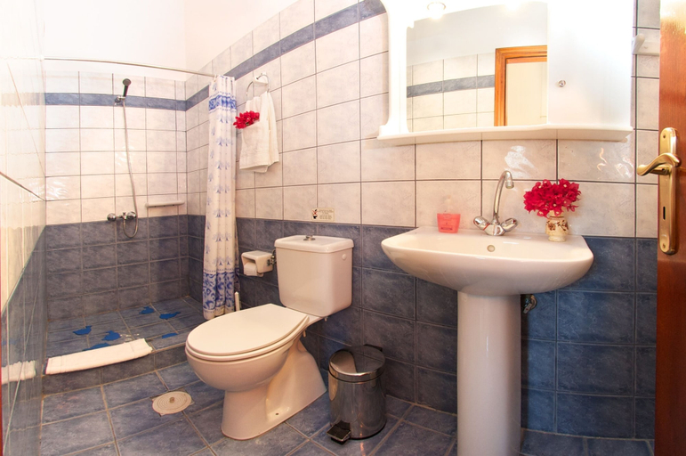 Bathroom 3, Faos Luxury Apartments 2, Ionian Islands