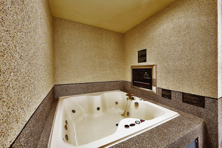 Bathroom 5, I need motel, Hsinchu County
