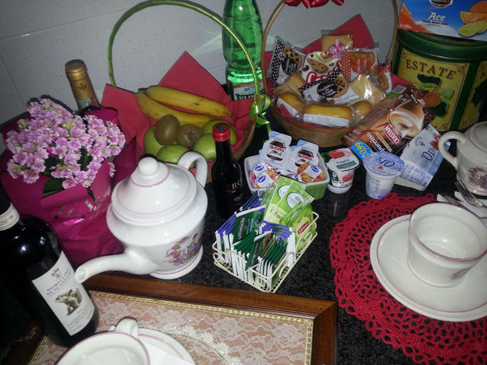 Food & Drinks