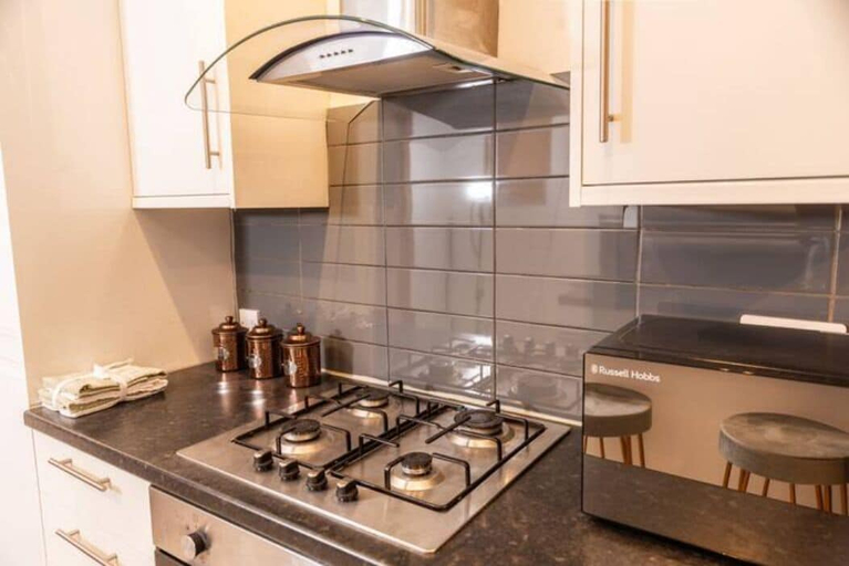 Others 3, 3-Bed Apartment Central London, London