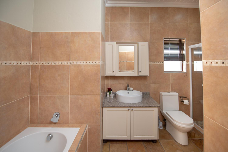 Bathroom 5, Nkomazi Kruger Lodge, Ehlanzeni