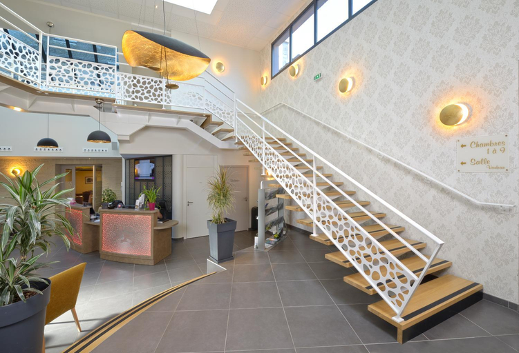 Public Area 2, The Originals Boutique, Hôtel Le Lion d'Or, Ille-et-Vilaine