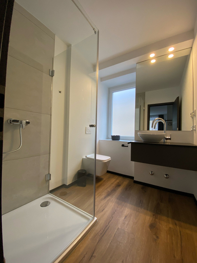 Bathroom 5, Hotel Elisei, Nürnberg
