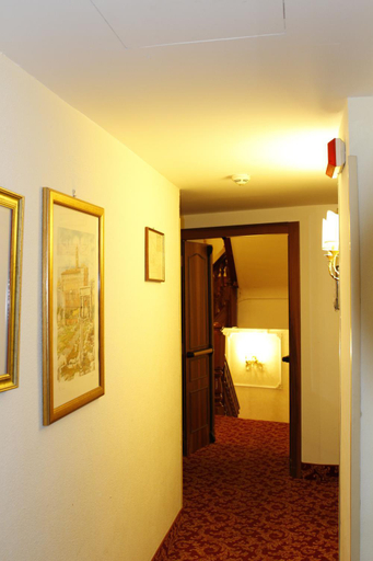 Bedroom 2, Genio Hotel, Rome