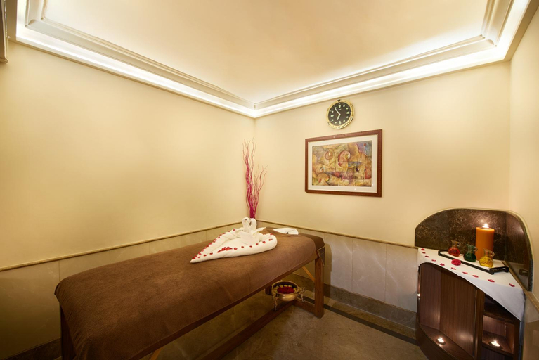 Bedroom 3, The Accord Metropolitan Hotel, Chennai