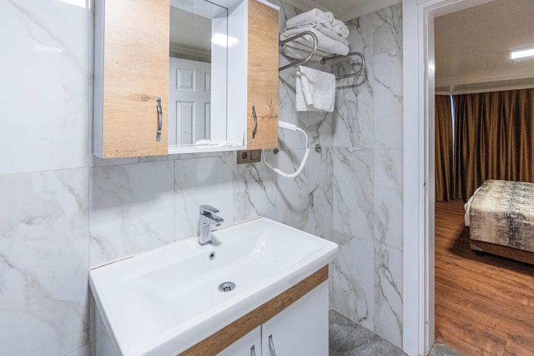Bathroom 5, Seatanbul Hotel, Fatih