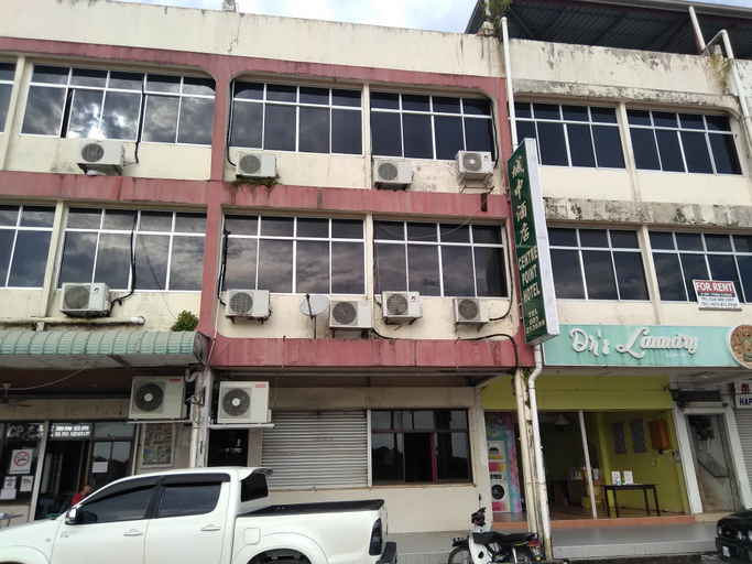 Exterior & Views 3, SPOT ON 93685 Homestay Bu Sun Syariah, Sidoarjo