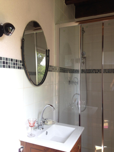 Bathroom, Ma maison de couture, Dordogne