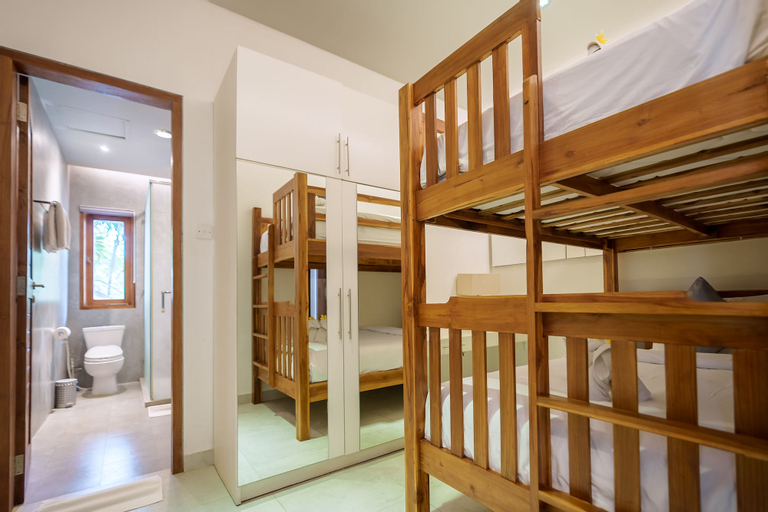 Room 2, Villa Orange - 900m from Beach, Badung