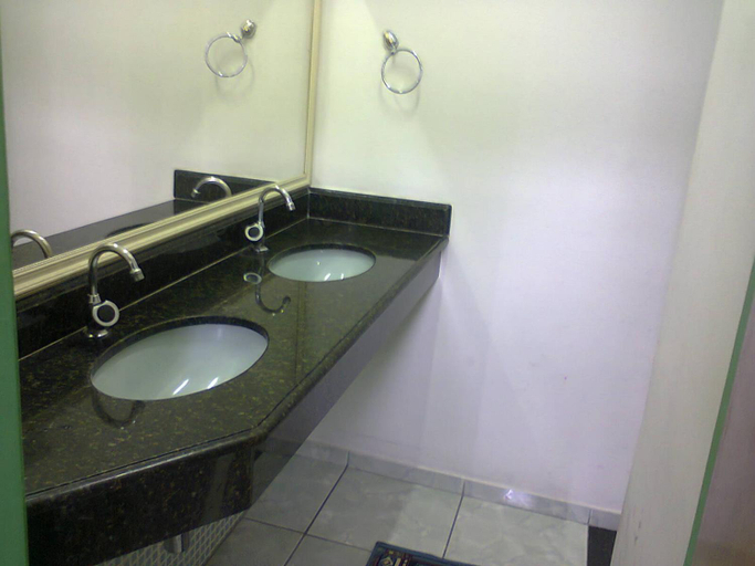 Bathroom 2, Hotel Royal Class, Guararapes