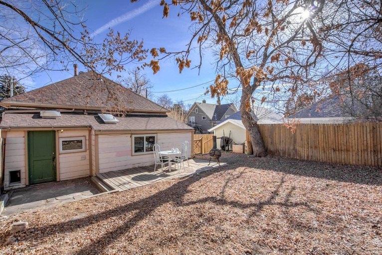 Exterior & Views 2, Pet Friendly 1900 Classic 3 Bedroom Value, El Paso