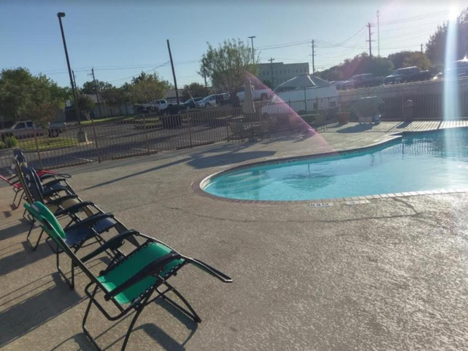 Others 4, Windcrest Inn And Suites, Gillespie
