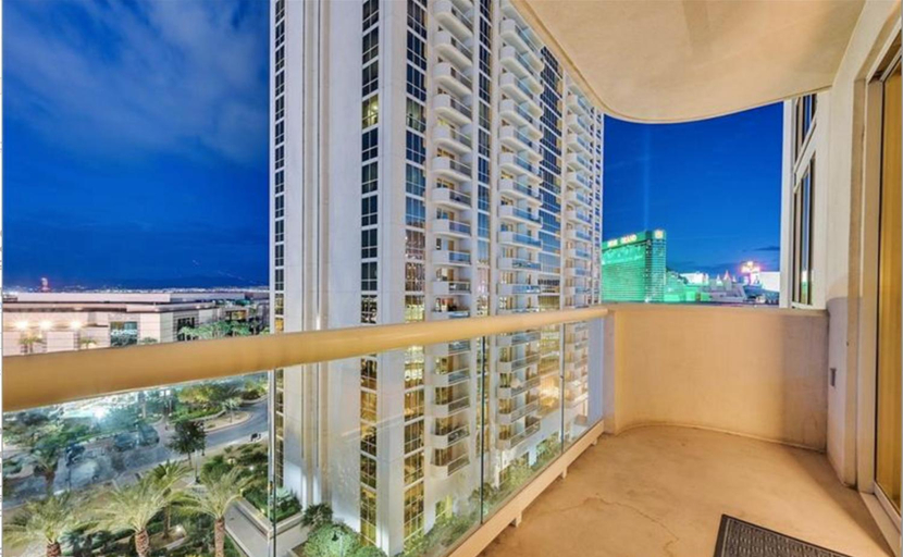 Others 5, LUXE 702 MGM Signature with Balcony, Clark