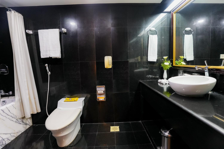 Bathroom 5, Hotel Sarina, Dhaka