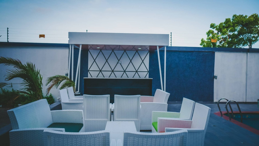 Food & Drinks 4, Lekki Footprint apartments Lekki, Eti-Osa