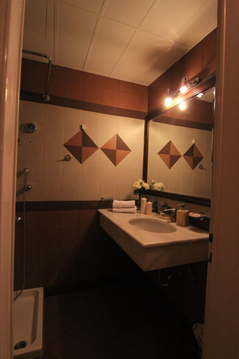 Bathroom 4, Achillion Hotel, Attica