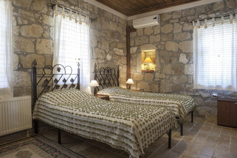 Bedroom 2, Hunnaphan Otel, Ayvacık