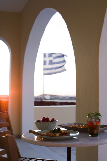 Food & Drinks 4, Pithos Apartments, South Aegean