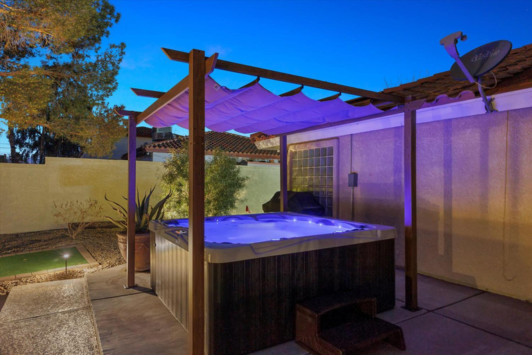 Others 3, Ranch style villa with pool and spa, Clark