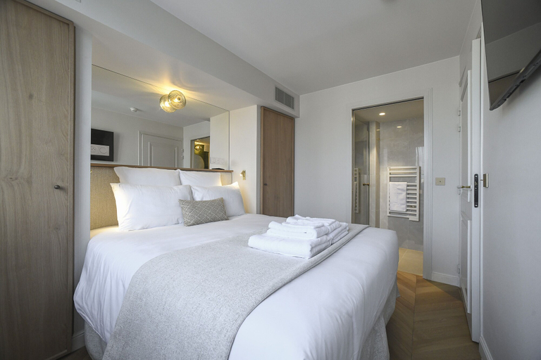 Bedroom 3, Grand Hôtel du Parc, Savoie
