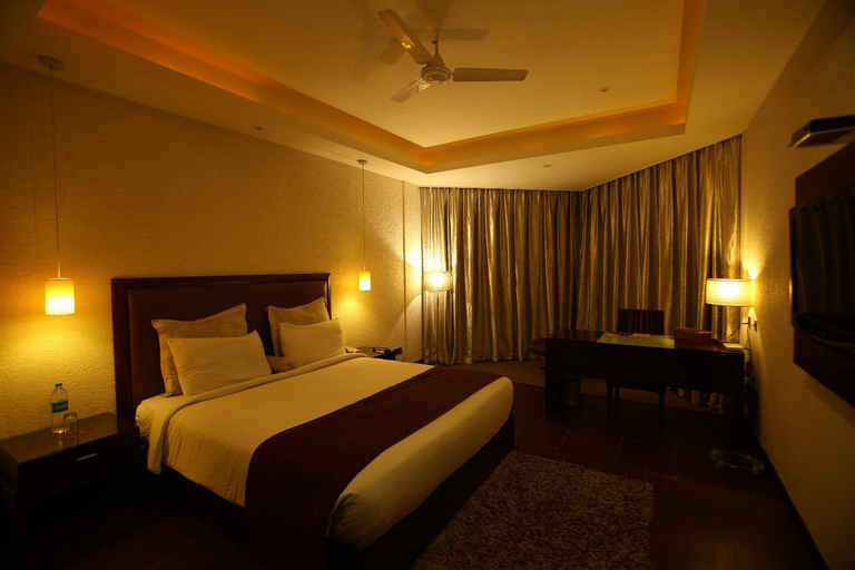 Bedroom 2, The Bentley Seaside Boutique Hotel, Chennai